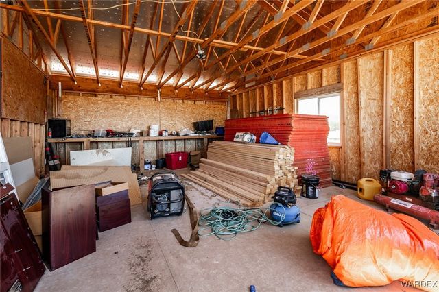 8980 W Mission Lane, Dolan Springs, AZ 86441