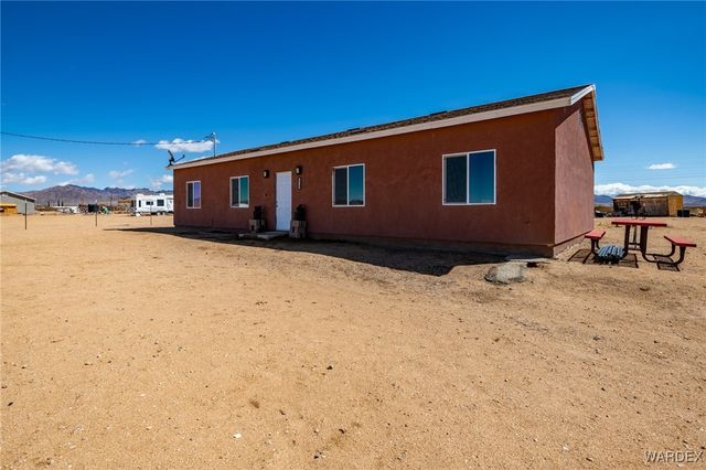 8980 W Mission Lane, Dolan Springs, AZ 86441