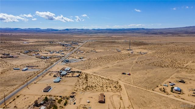 8980 W Mission Lane, Dolan Springs, AZ 86441