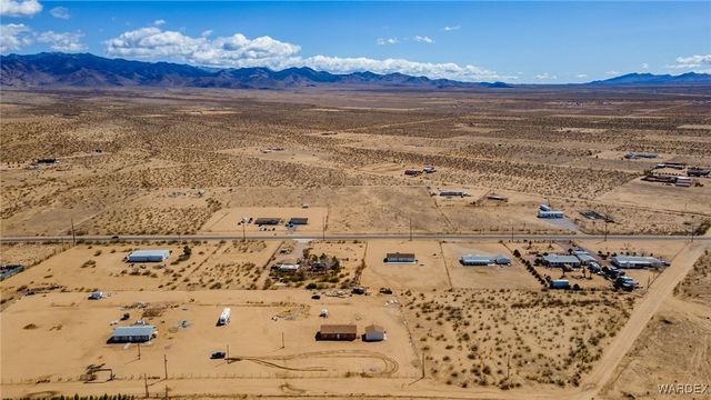 8980 W Mission Lane, Dolan Springs, AZ 86441