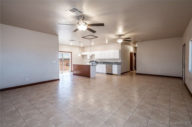 8980 W Mission Lane, Dolan Springs, AZ 86441