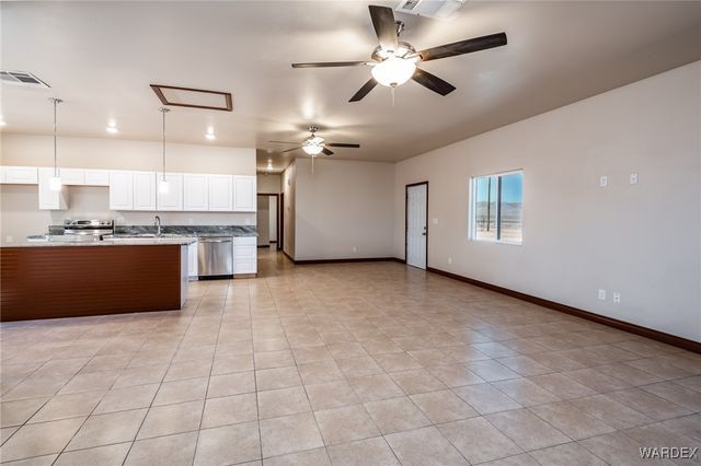 8980 W Mission Lane, Dolan Springs, AZ 86441