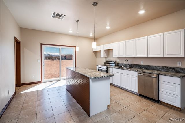 8980 W Mission Lane, Dolan Springs, AZ 86441