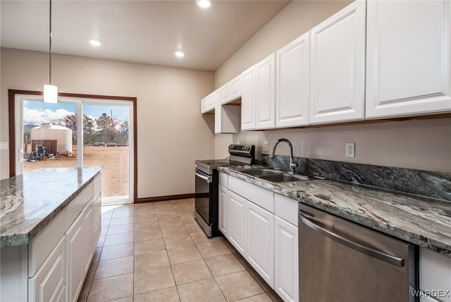 8980 W Mission Lane, Dolan Springs, AZ 86441