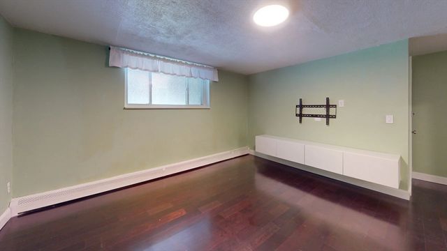 31 Westgate Road 1, Boston, MA 02467