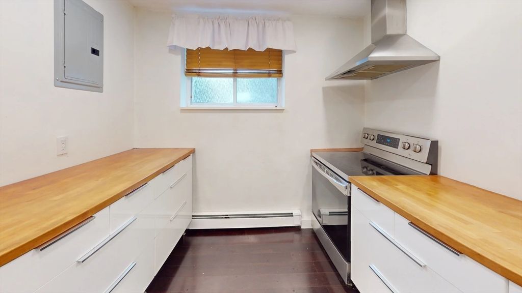 31 Westgate Road 1, Boston, MA 02467