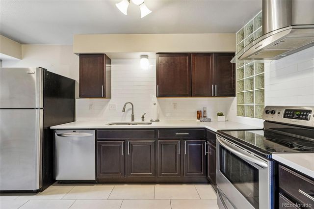 6305 W 6th Avenue D10, Denver, CO 80214