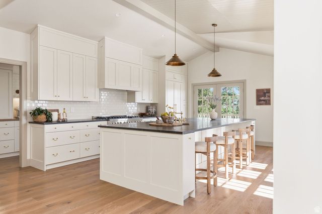 518 E 11TH AVE, Salt Lake City, UT 84103