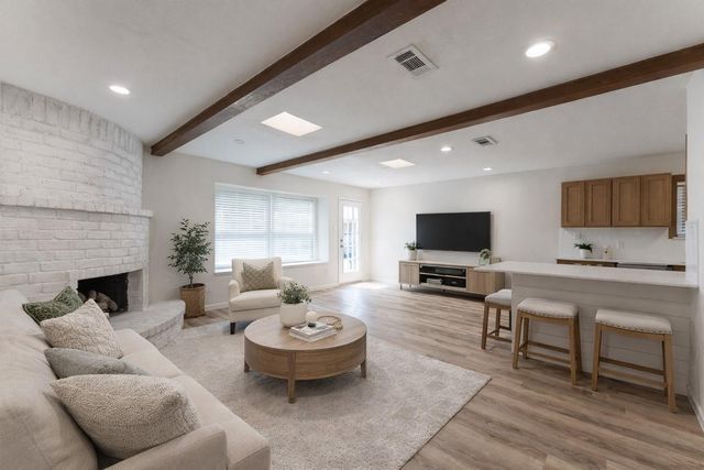 15823 Kueben Lane, Houston, TX 77489