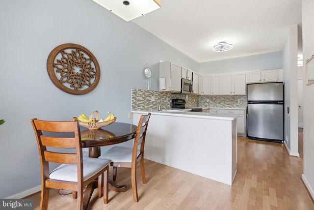 2002 BRAKEN AVE, Wilmington, DE 19808