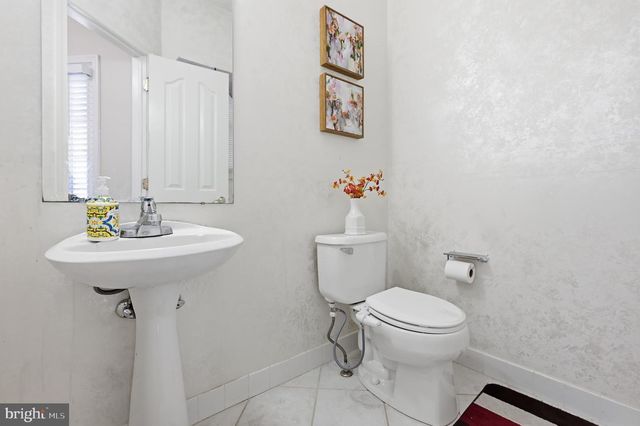 2002 BRAKEN AVE, Wilmington, DE 19808