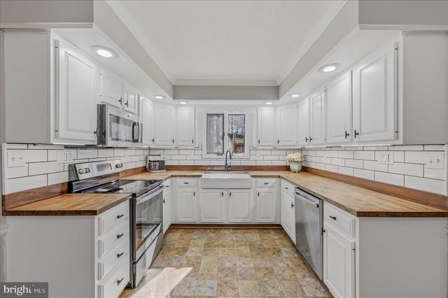 580 BRAEBURN DR, Augusta, WV 26704