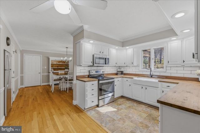 580 BRAEBURN DR, Augusta, WV 26704