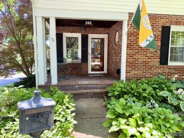 280 N Castello Street, Florissant, MO 63031