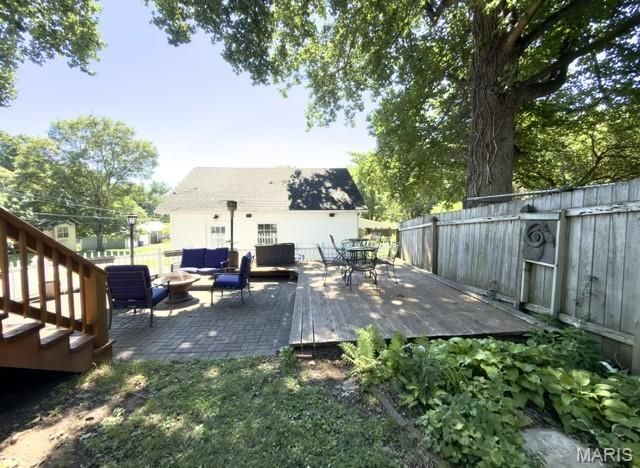 280 N Castello Street, Florissant, MO 63031