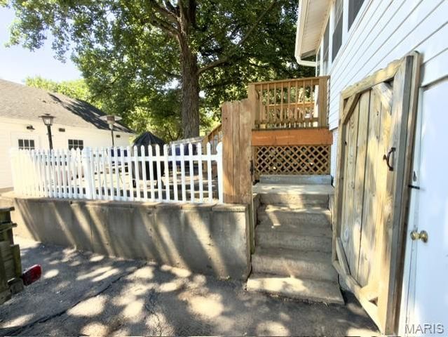 280 N Castello Street, Florissant, MO 63031