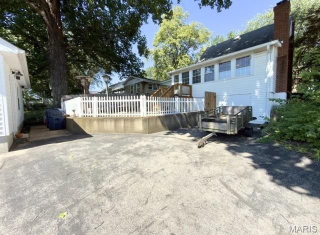 280 N Castello Street, Florissant, MO 63031