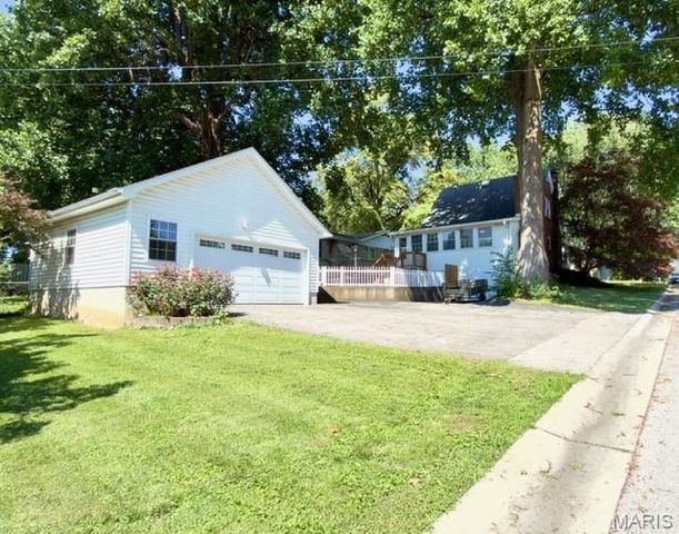 280 N Castello Street, Florissant, MO 63031
