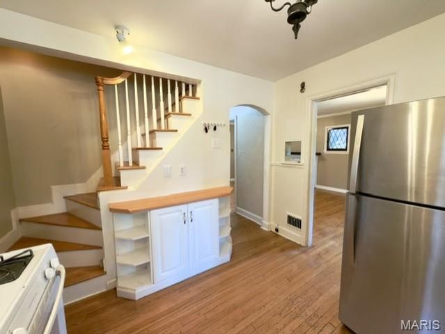 280 N Castello Street, Florissant, MO 63031