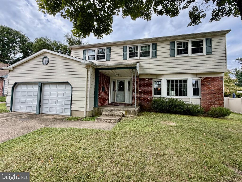 402 ST DAVID DR, MOUNT LAUREL, NJ 08054 — exterior