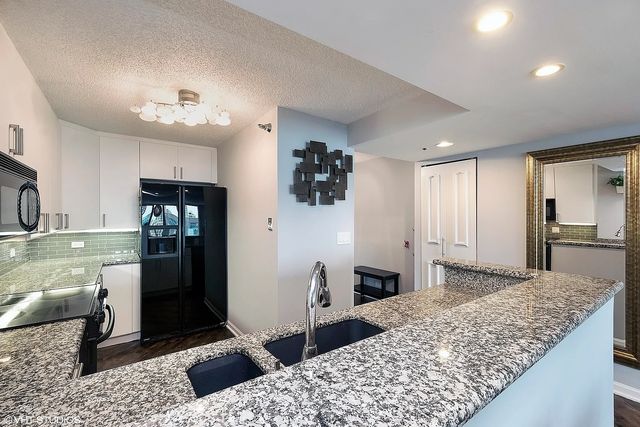 195 N HARBOR Drive 4208, Chicago, IL 60601