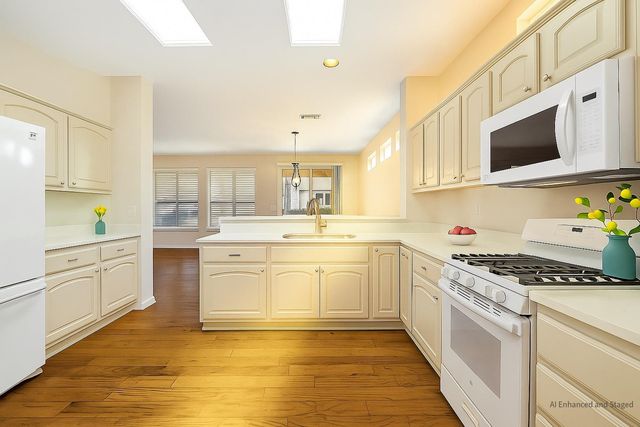 216 Whispering Wind DR, Georgetown, TX 78633