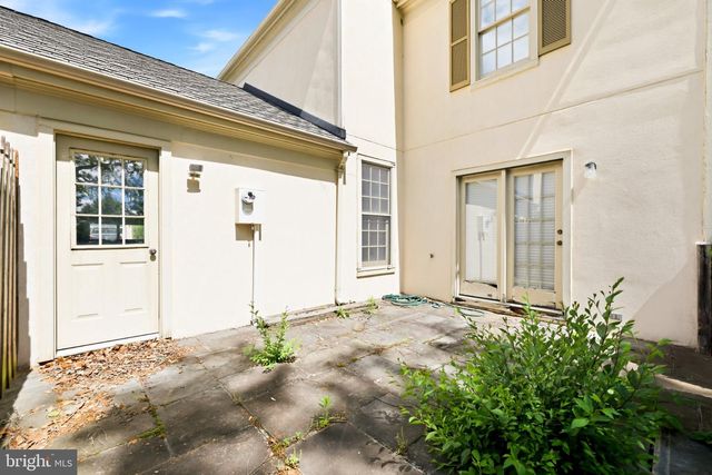 4 LINDEN HILL WAY SW, Leesburg, VA 20175