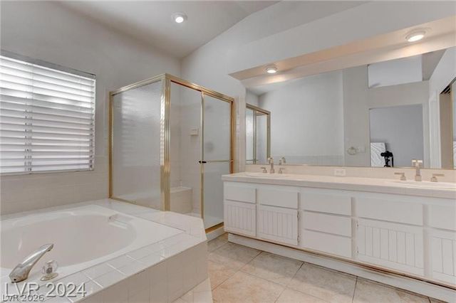 2528 Golden Sands Drive, Las Vegas, NV 89128