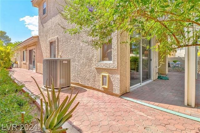 2528 Golden Sands Drive, Las Vegas, NV 89128