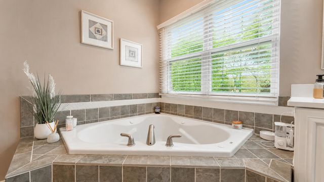 9385 Julia Drive, St. John, IN 46373