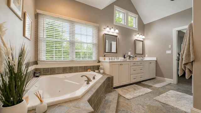 9385 Julia Drive, St. John, IN 46373