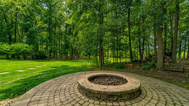 9385 Julia Drive, St. John, IN 46373