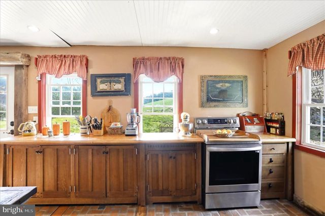 45 COUGAR HOLLOW RD, Romney, WV 26757