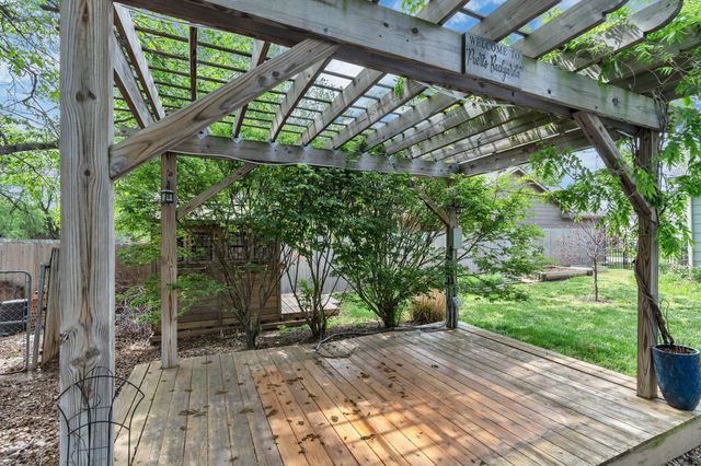 2238 N Amarado St, Wichita, KS 67205