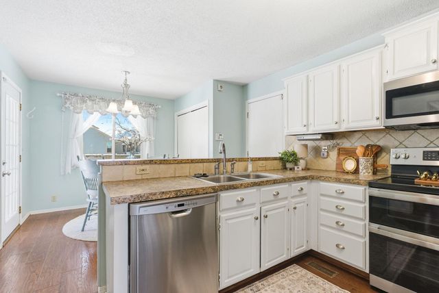2238 N Amarado St, Wichita, KS 67205