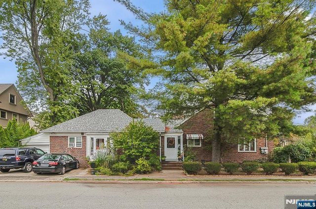 1003 Cumbermeade Road, Fort Lee, NJ 07024