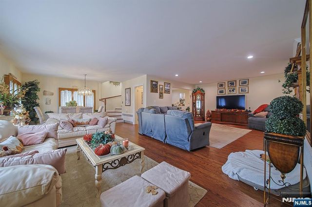 1003 Cumbermeade Road, Fort Lee, NJ 07024
