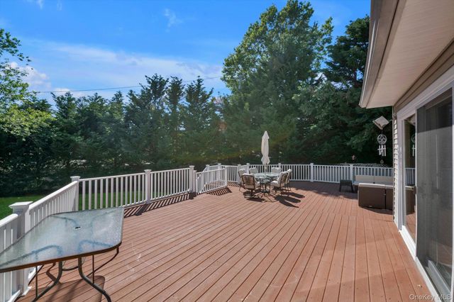 16 Walnut Road, East Rockaway, NY 11518