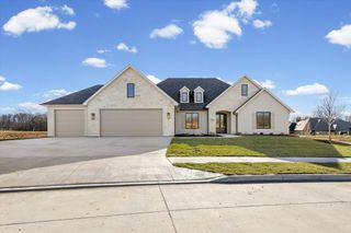 2621 EASLEY CABIN CIR, Columbia, MO 65201