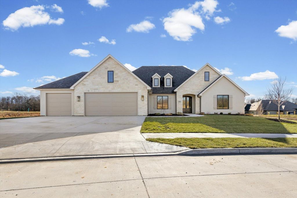 2621 EASLEY CABIN CIR, Columbia, MO 65201