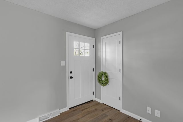 7112 N MOBERLY DR, Columbia, MO 65202