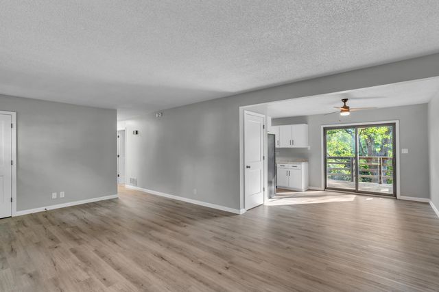 7112 N MOBERLY DR, Columbia, MO 65202