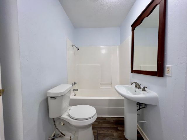 303 Ave B, Levelland, TX 79336