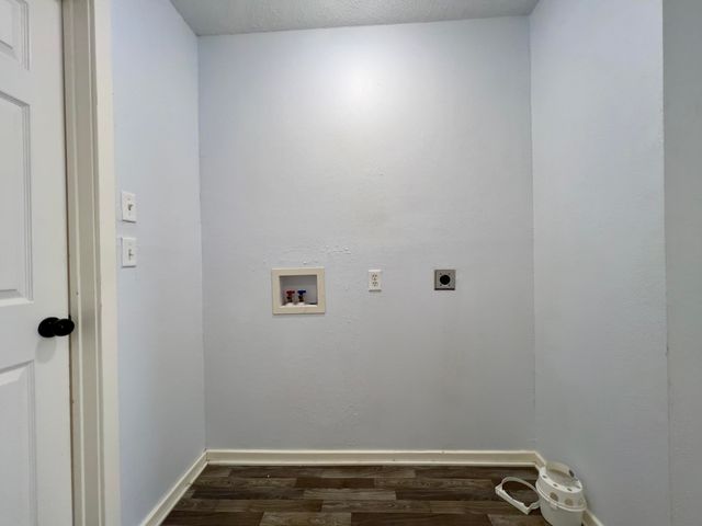 303 Ave B, Levelland, TX 79336