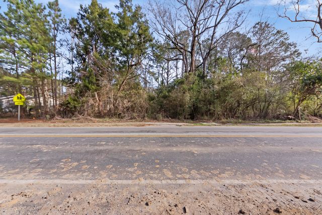 810 Orangeburg Road, Summerville, SC 29483