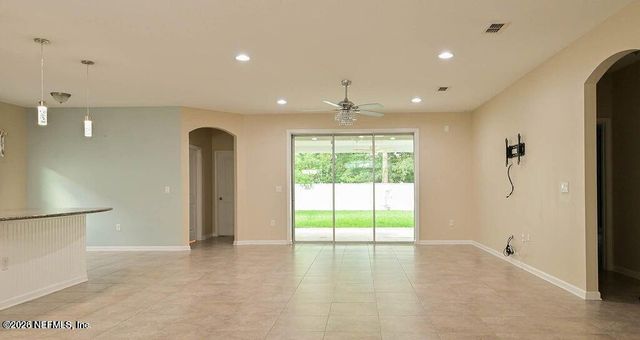 15736 SPOTTED SADDLE Circle, Jacksonville, FL 32218
