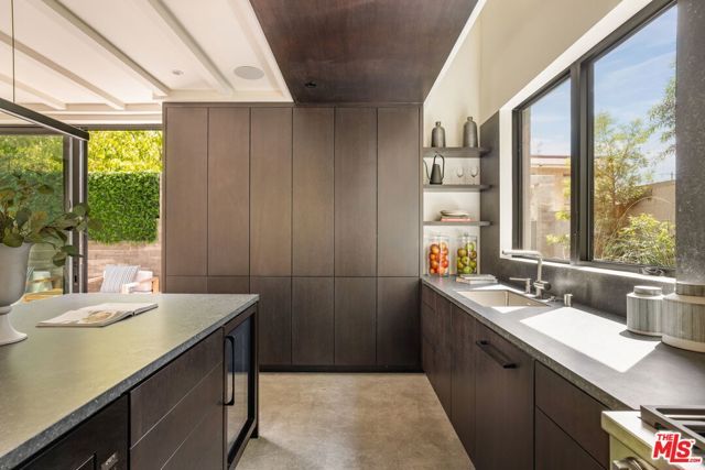 917 Hilldale Avenue, West Hollywood, CA 90069