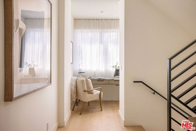 917 Hilldale Avenue, West Hollywood, CA 90069