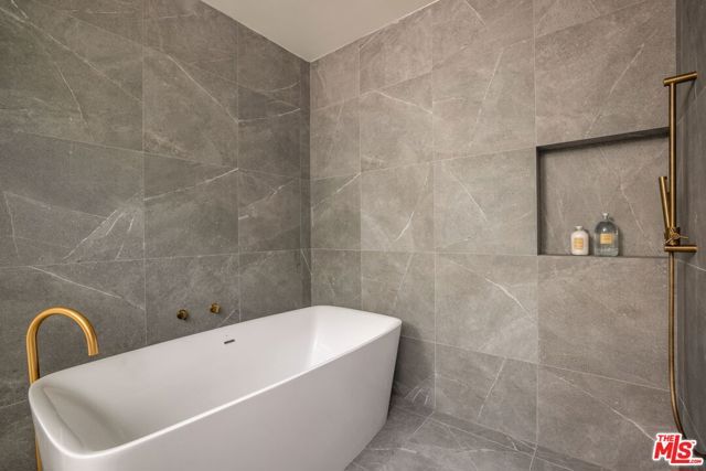 917 Hilldale Avenue, West Hollywood, CA 90069