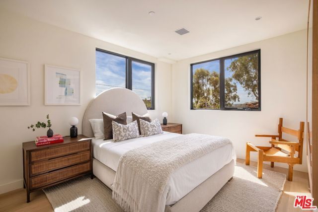 917 Hilldale Avenue, West Hollywood, CA 90069